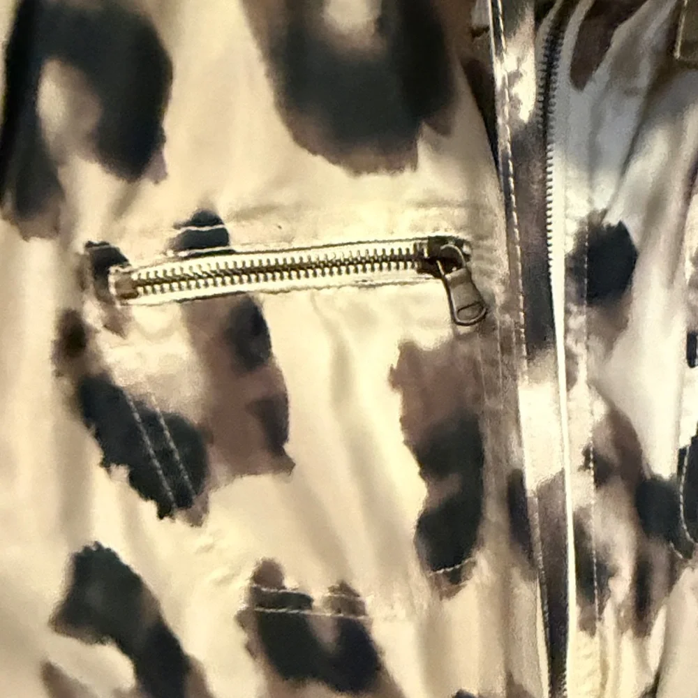 Leopard Print Utility Jacket - Picture 5 of 7